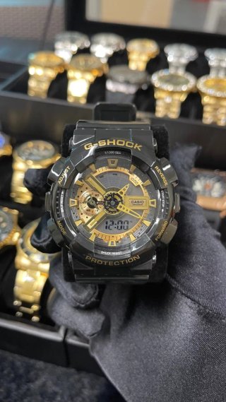 G-SHOCK Negro y Dorado