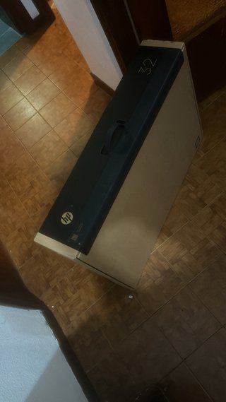 HP OmniStudio X 32-c0008ns All-in-One RTX 4050