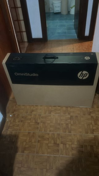 HP OmniStudio X 32-c0008ns All-in-One RTX 4050
