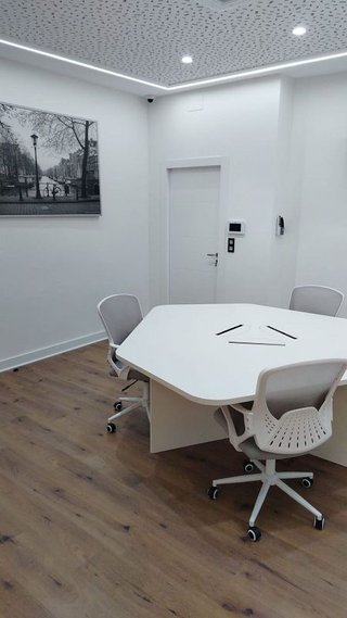 Local comercial en alquiler en Santa Cruz - Industria - Polígono Campollano en Albacete