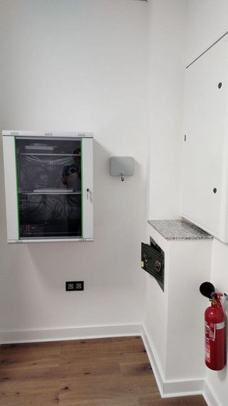 Local comercial en alquiler en Santa Cruz - Industria - Polígono Campollano en Albacete