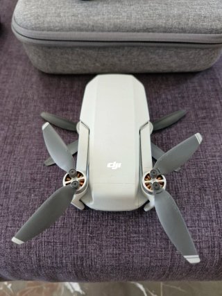 Dron DJI Mavic Mini con telecomando e 3 batterie. 249 gr