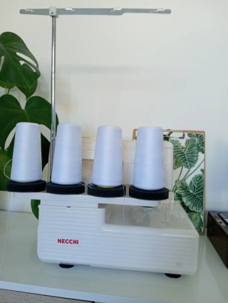 Recubridora/ remalladora - overlock Necchi 704 DEX