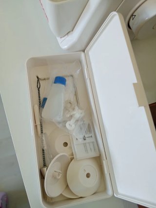 Recubridora/ remalladora - overlock Necchi 704 DEX