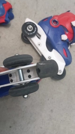 Patines ajustables talla 28-30 + protecciones