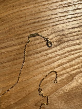 Collar de oro 18k con colgante trébol blanco