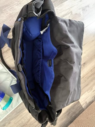 Bolsa Porta Pañales SKIP HOP para carrito bebé.