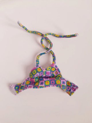 top Barbie modello halter ad uncinetto