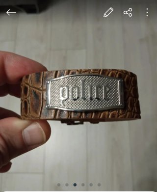 Pulsera de cuero con placa police