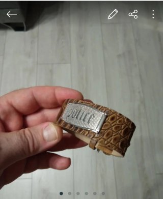 Pulsera de cuero con placa police