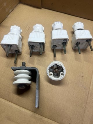 Portafusibles y llave porcelana antiguos
