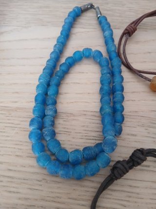Lote collar y pulseras de cristal