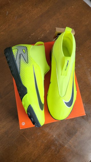 Scarpe da calcio Nike per bambini taglia 38