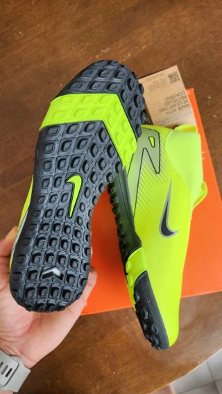 Scarpe da calcio Nike per bambini taglia 38