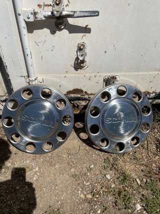 Tapacubos Scania (2 unidades)