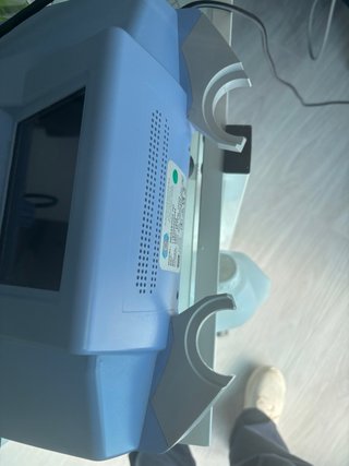 Maquina de ultrasonido y electroforesis.