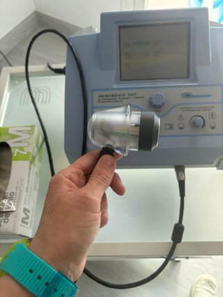 Maquina de ultrasonido y electroforesis.