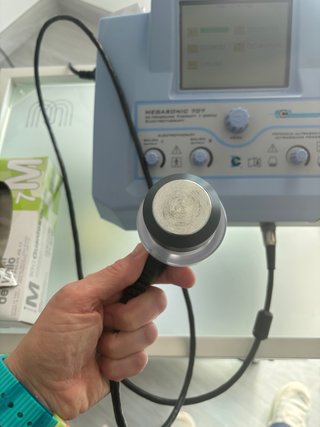 Maquina de ultrasonido y electroforesis.