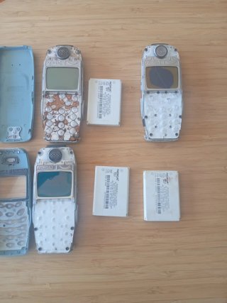 Telefoni Nokia 3310 (x2) e 3410