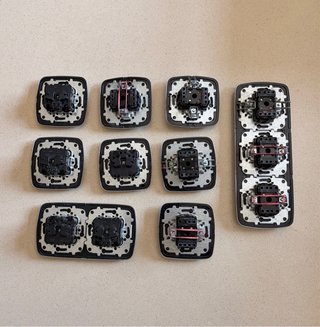 Mecanismos Eléctricos (Enchufes y Interruptores)