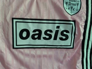 Camiseta Retro Adidas Oasis
