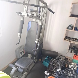 Máquina de gimnasio multifunción