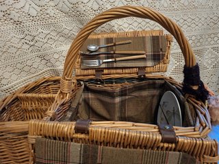 Cesta de picnic artesanal