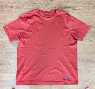 Camiseta deportiva roja