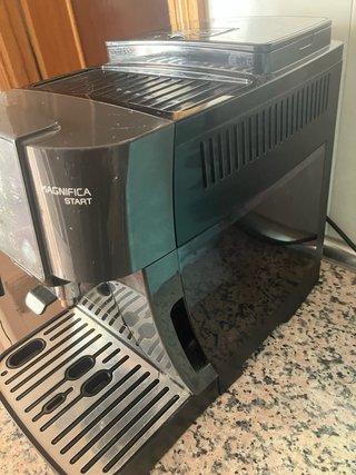 Cafetera DeLonghi Magnífica Start