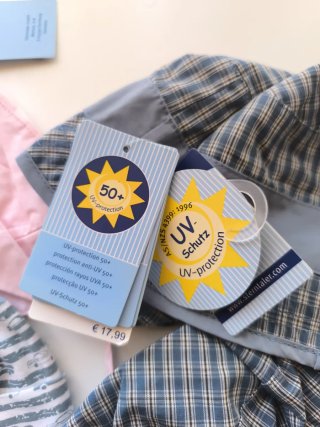 Gorritos de bebé con protección solar UV