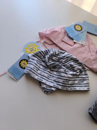 Gorritos de bebé con protección solar UV