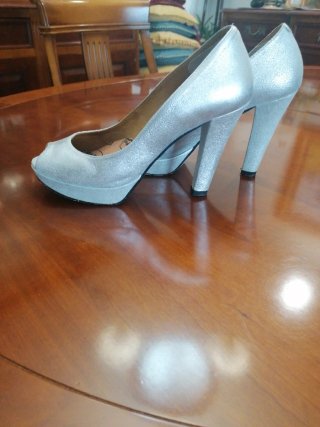 Zapatos de tacón plateados Peep Toe Talla 38