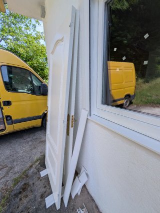 2x Puertas interior blanca con manilla dorada