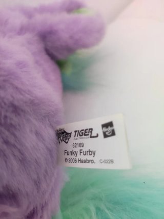 Furby Morado y Verde