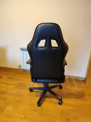 Silla gaming Newskill negra reclinable en muy buen