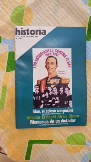 Lote de revistas y libretos antiguos de Cambio 16