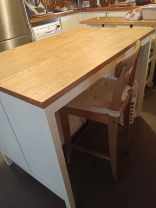 Isla de cocina madera y blanco + 1 taburete