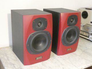 Tannoy Reveal Pasivos Granate