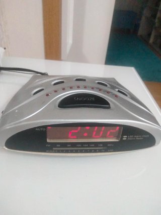 Reloj Despertador Digital LED Plata