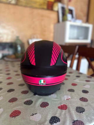 Casco Moto AGV Negro y Rosa