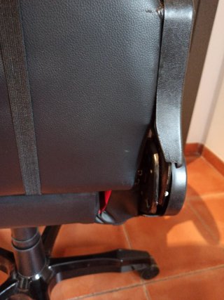 Silla Gaming NPLAY Roja y Negra para reparar