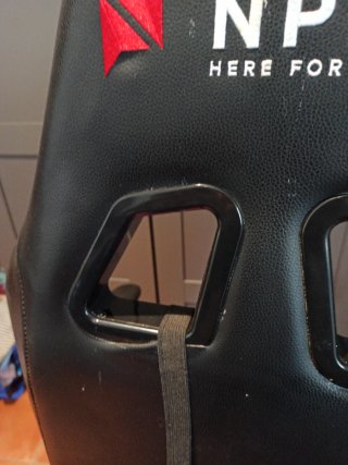 Silla Gaming NPLAY Roja y Negra para reparar