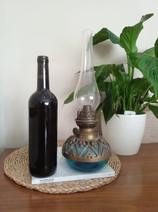 Antiguo quinqué o lampara de aceite