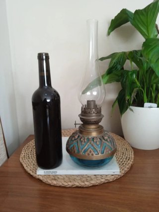 Antiguo quinqué o lampara de aceite