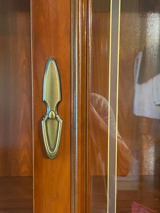 Conjunto vitrina buffet madera y cristal
