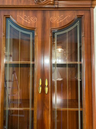 Conjunto vitrina buffet madera y cristal