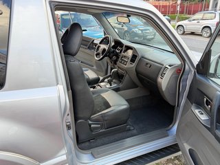 Mitsubishi Montero 2006