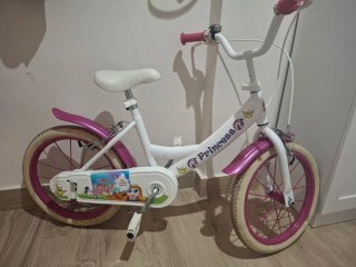 Bicicleta infantil rosa y blanca