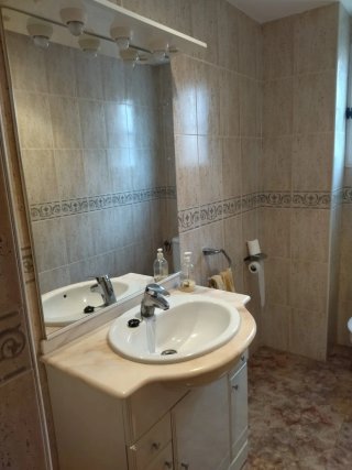 Mueble de baño con lavabo