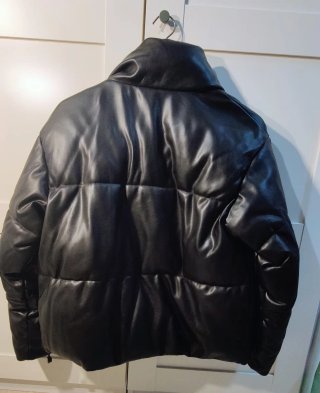 Chaqueta acolchada efecto piel Stradivarius S